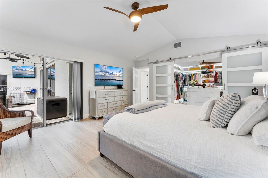 For Sale: $1,400,000 (5 beds, 3 baths, 2807 Square Feet)