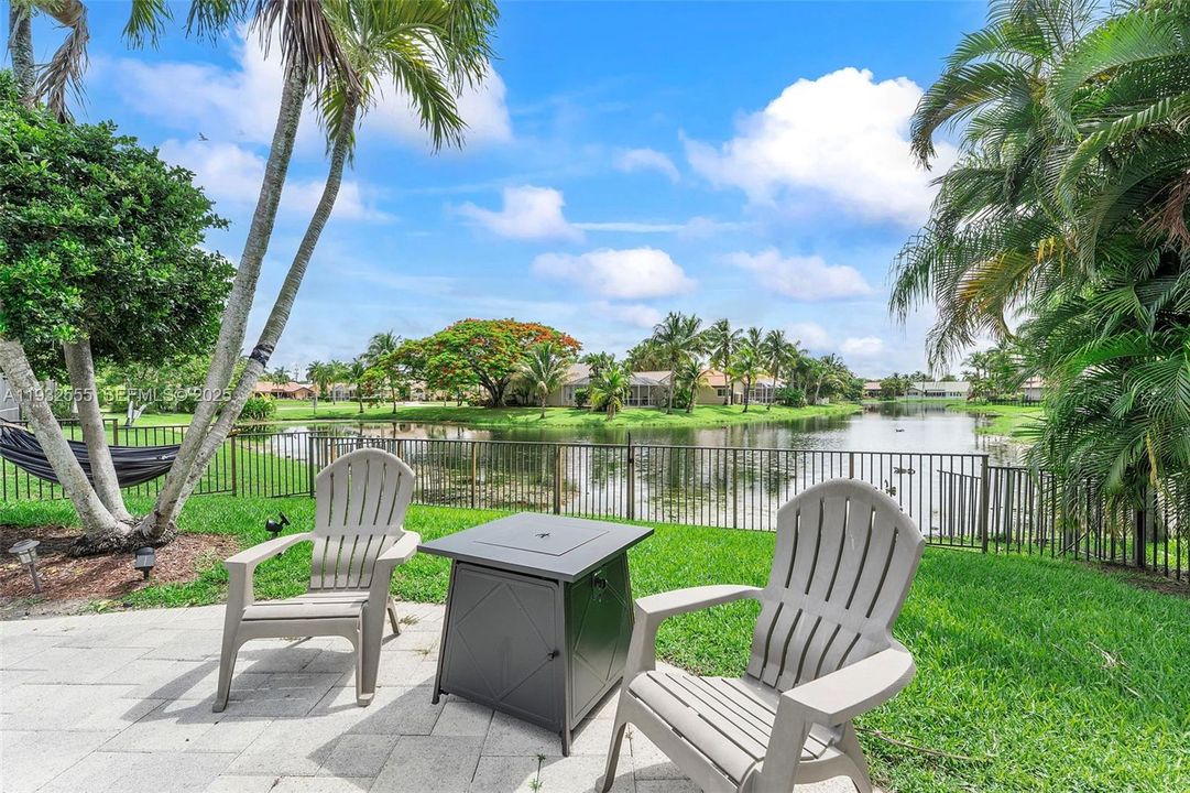 For Sale: $1,400,000 (5 beds, 3 baths, 2807 Square Feet)