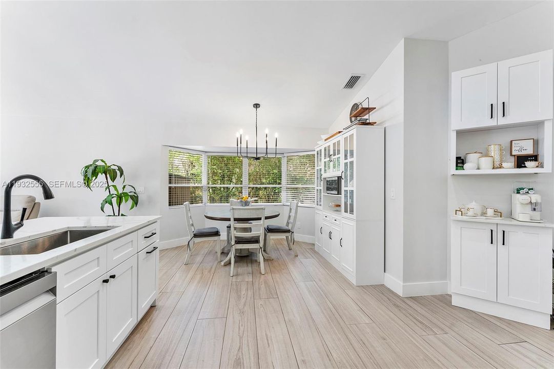 For Sale: $1,400,000 (5 beds, 3 baths, 2807 Square Feet)