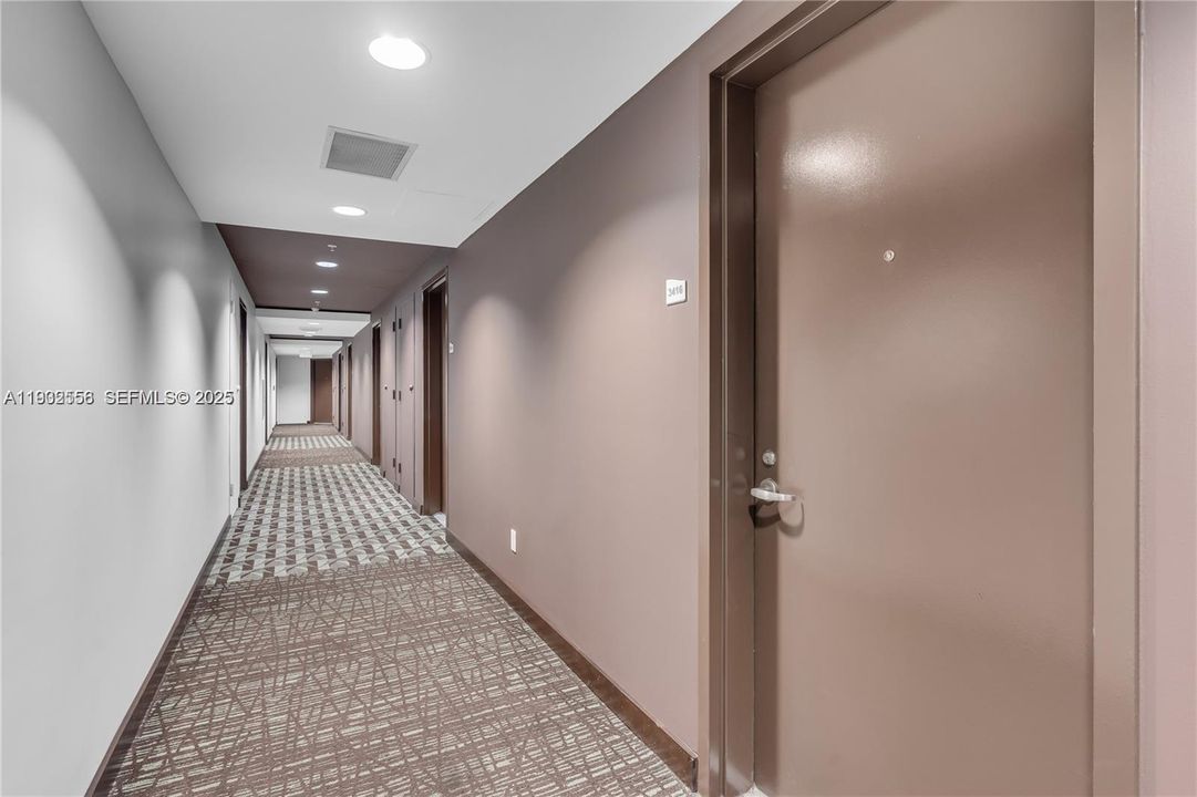 В аренду: $3,500 (1 спален, 1 ванн, 876 Квадратных фут)