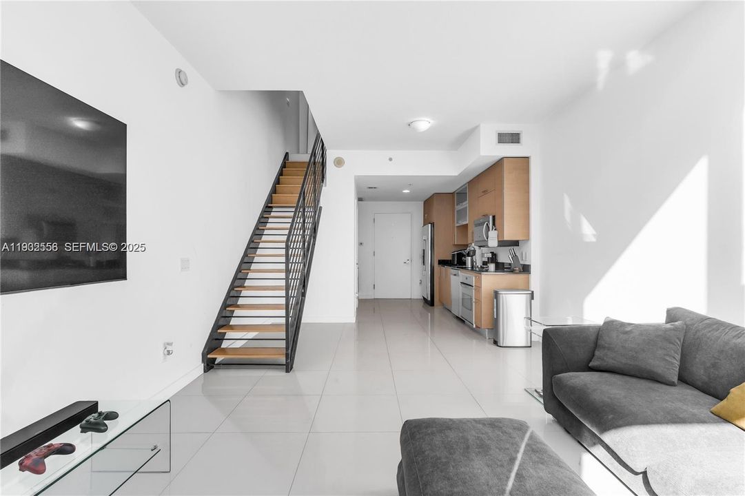 В аренду: $3,500 (1 спален, 1 ванн, 876 Квадратных фут)