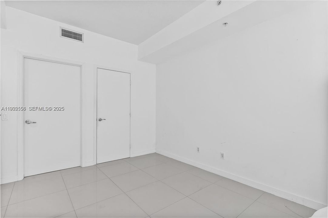 В аренду: $3,500 (1 спален, 1 ванн, 876 Квадратных фут)