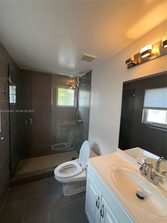 For Rent: $4,800 (3 beds, 2 baths, 1400 Square Feet)