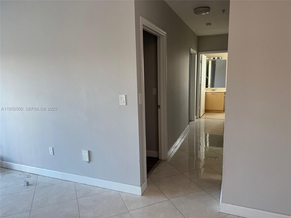 出租: $3,000 (3 贝兹, 2 浴室, 1264 平方英尺)