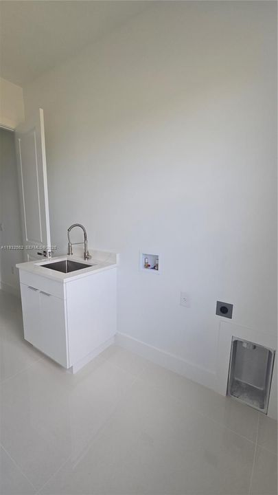 For Sale: $420,000 (3 beds, 2 baths, 1846 Square Feet)