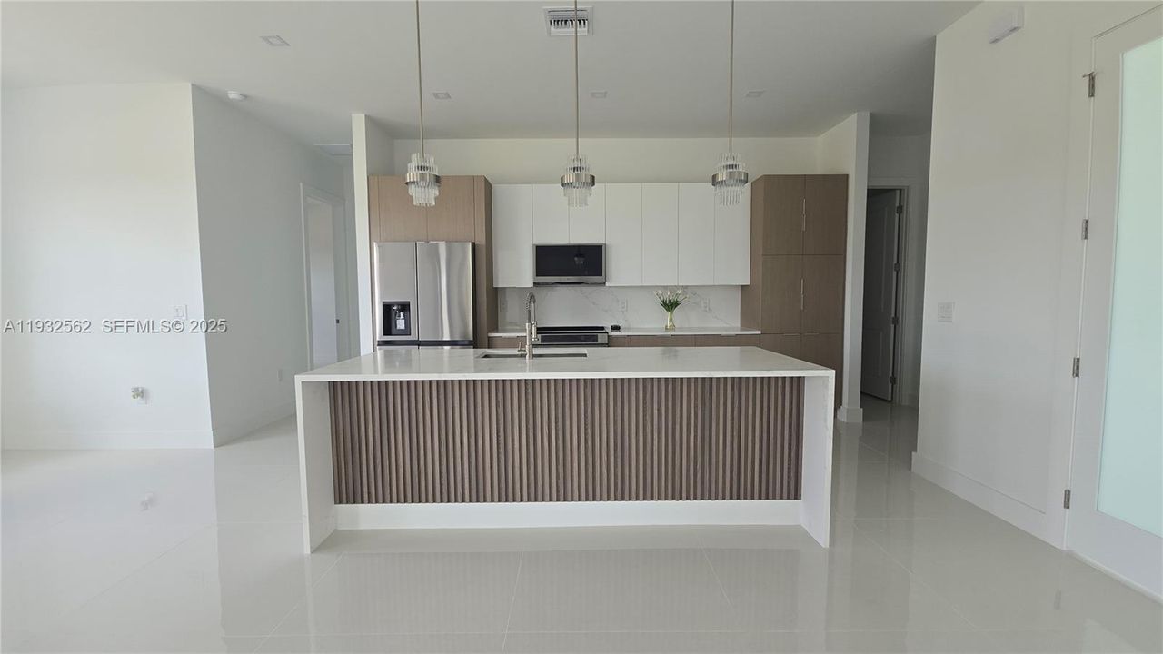 For Sale: $420,000 (3 beds, 2 baths, 1846 Square Feet)