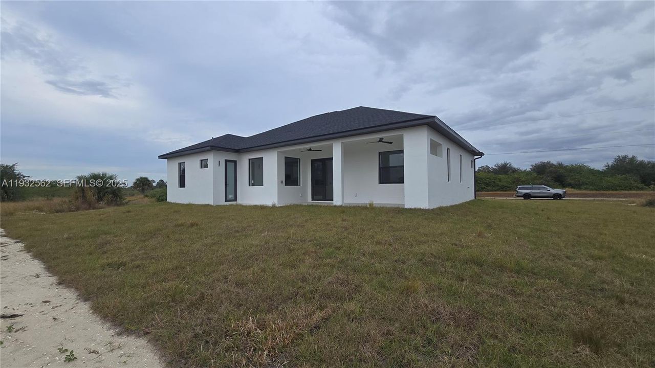 For Sale: $420,000 (3 beds, 2 baths, 1846 Square Feet)