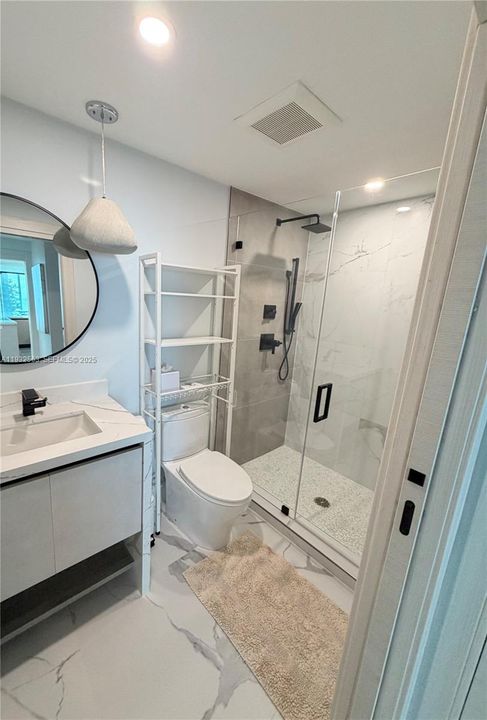 For Sale: $2,300,000 (2 beds, 2 baths, 1290 Square Feet)