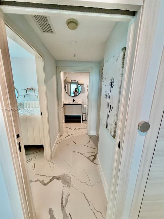 For Sale: $2,300,000 (2 beds, 2 baths, 1290 Square Feet)