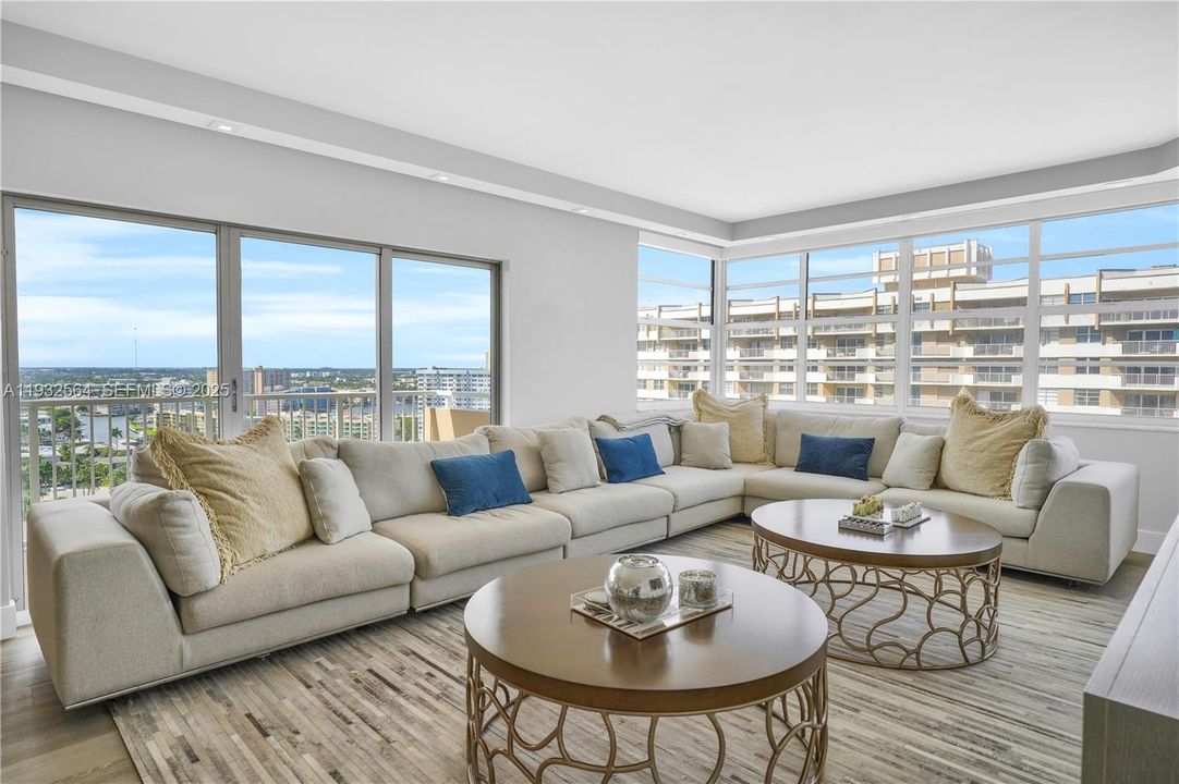 На продажу: $550,000 (2 спален, 2 ванн, 1340 Квадратных фут)