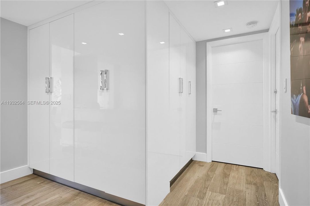 На продажу: $550,000 (2 спален, 2 ванн, 1340 Квадратных фут)