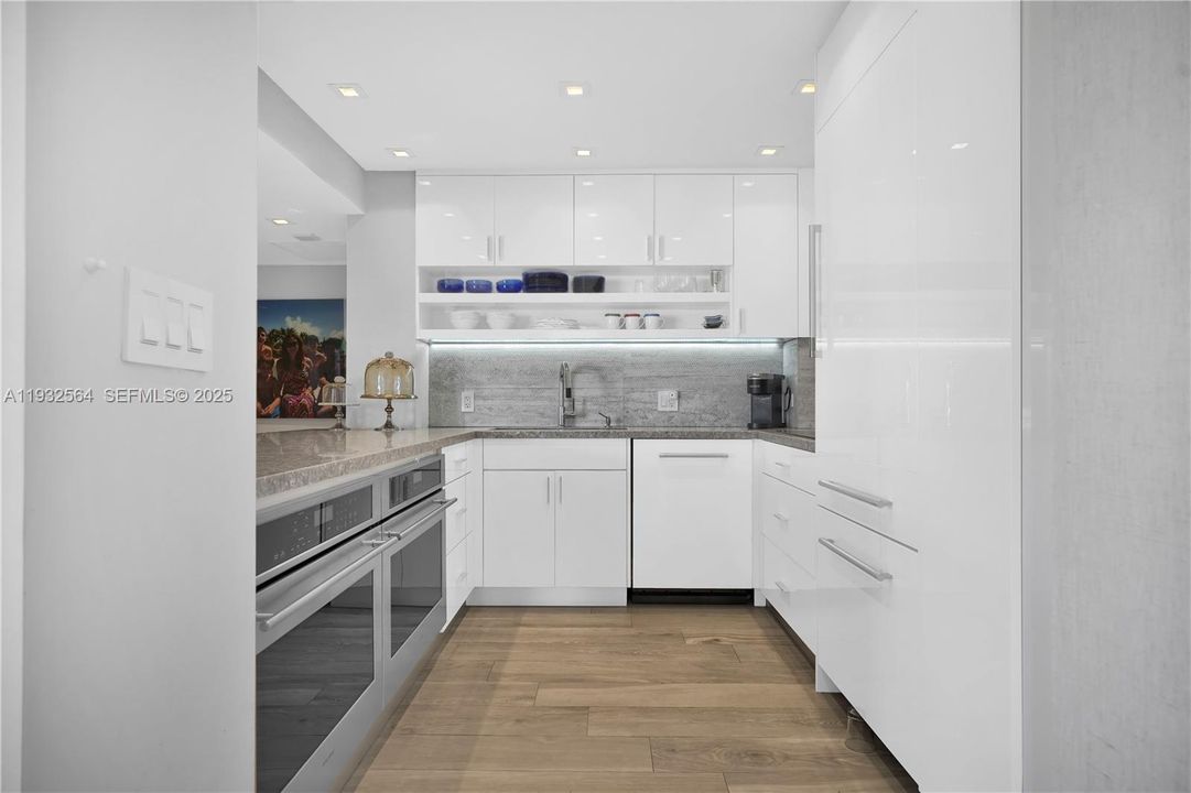 На продажу: $550,000 (2 спален, 2 ванн, 1340 Квадратных фут)