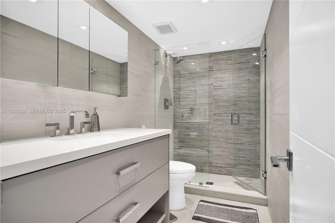 На продажу: $550,000 (2 спален, 2 ванн, 1340 Квадратных фут)