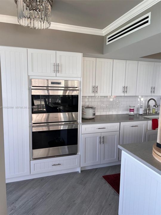 出租: $10,200 (2 贝兹, 2 浴室, 2120 平方英尺)