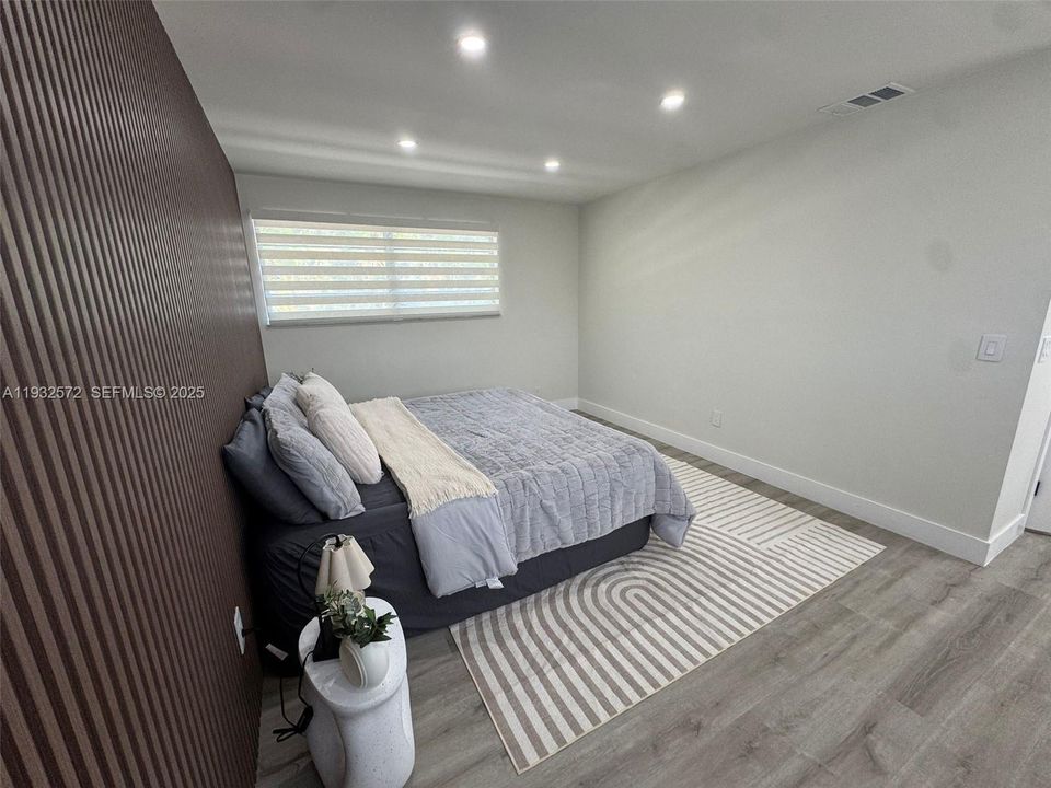 For Sale: $709,000 (3 beds, 2 baths, 1809 Square Feet)