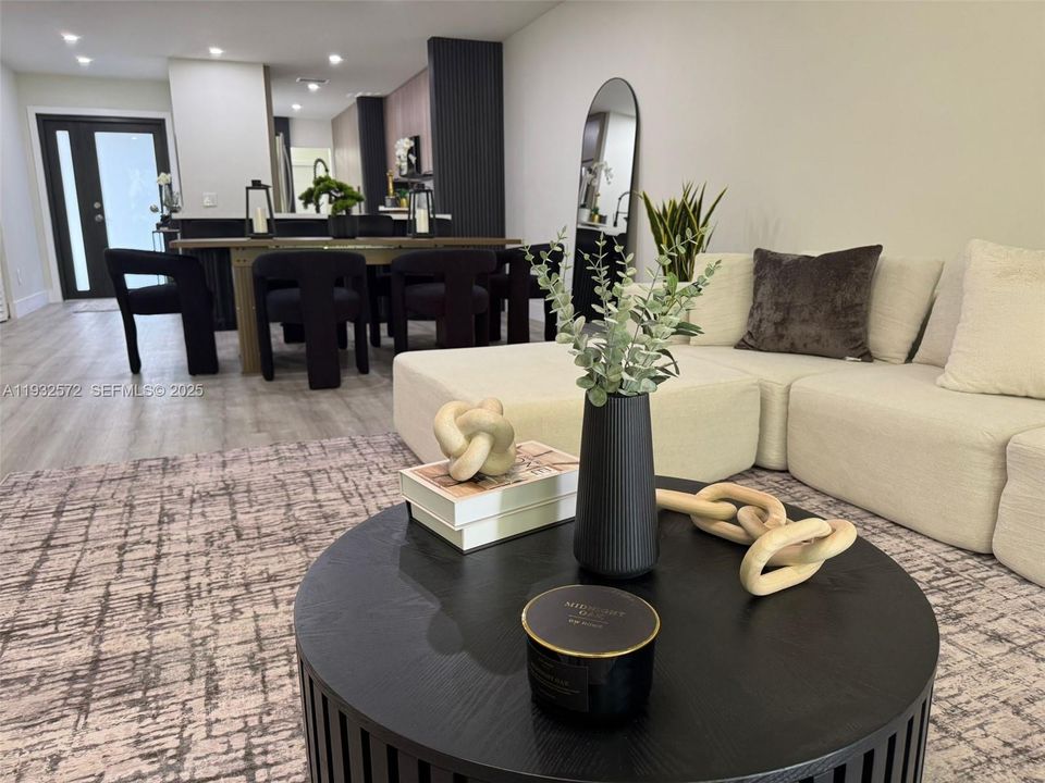 For Sale: $709,000 (3 beds, 2 baths, 1809 Square Feet)