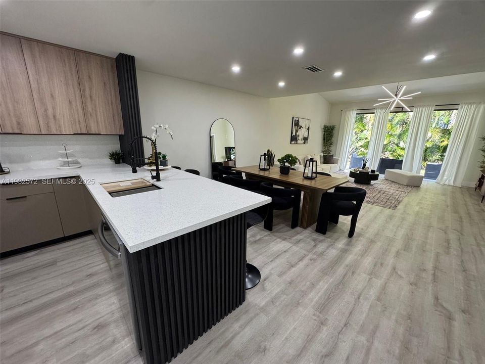 For Sale: $709,000 (3 beds, 2 baths, 1809 Square Feet)