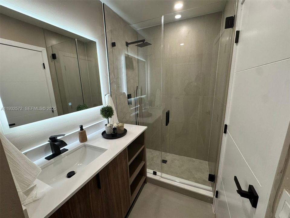 For Sale: $709,000 (3 beds, 2 baths, 1809 Square Feet)