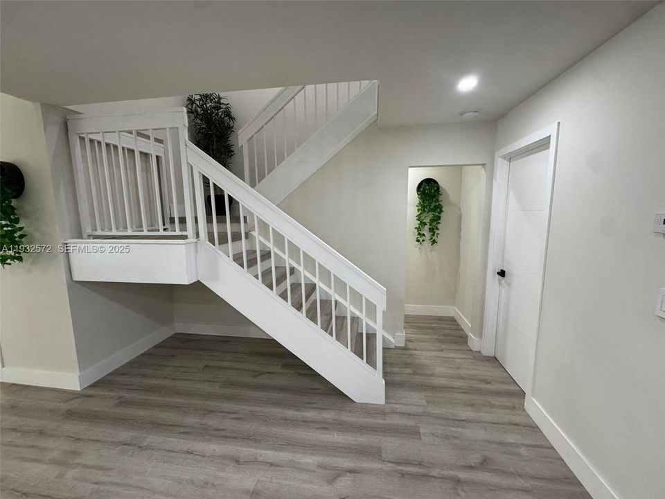 For Sale: $709,000 (3 beds, 2 baths, 1809 Square Feet)