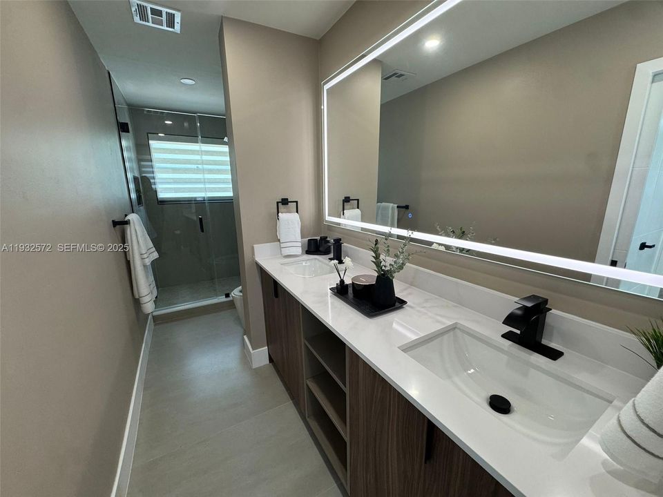 For Sale: $709,000 (3 beds, 2 baths, 1809 Square Feet)