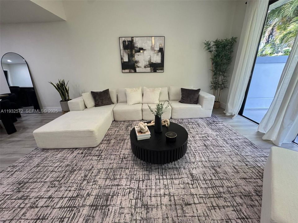 For Sale: $709,000 (3 beds, 2 baths, 1809 Square Feet)