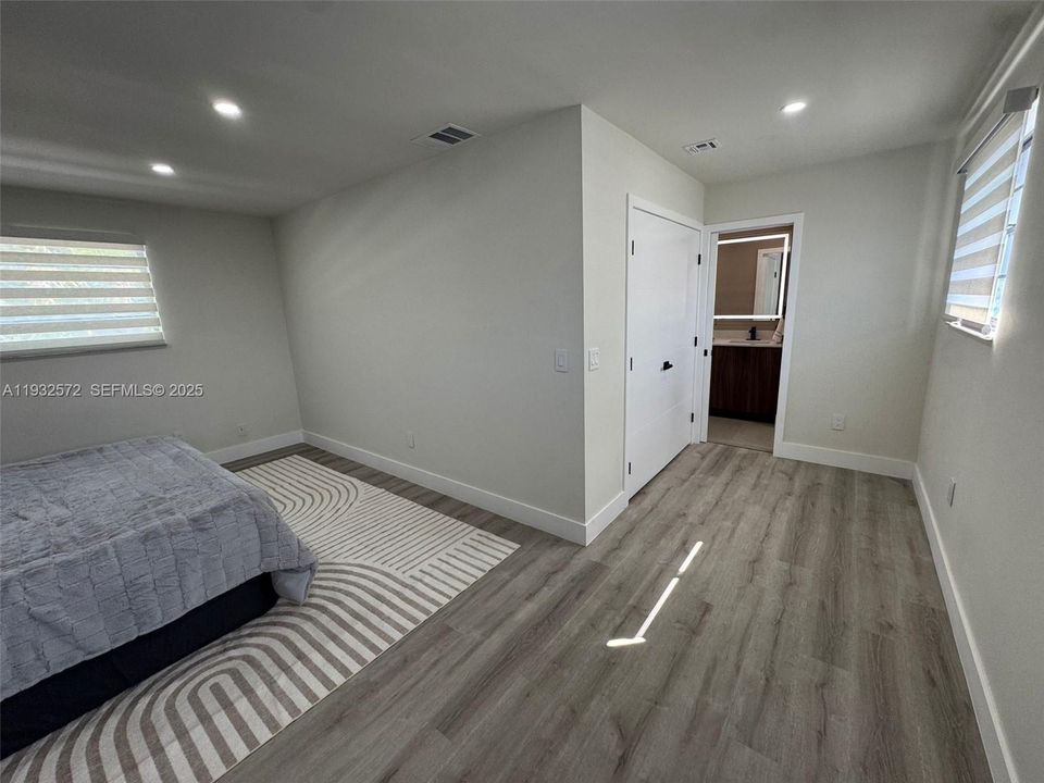 For Sale: $709,000 (3 beds, 2 baths, 1809 Square Feet)