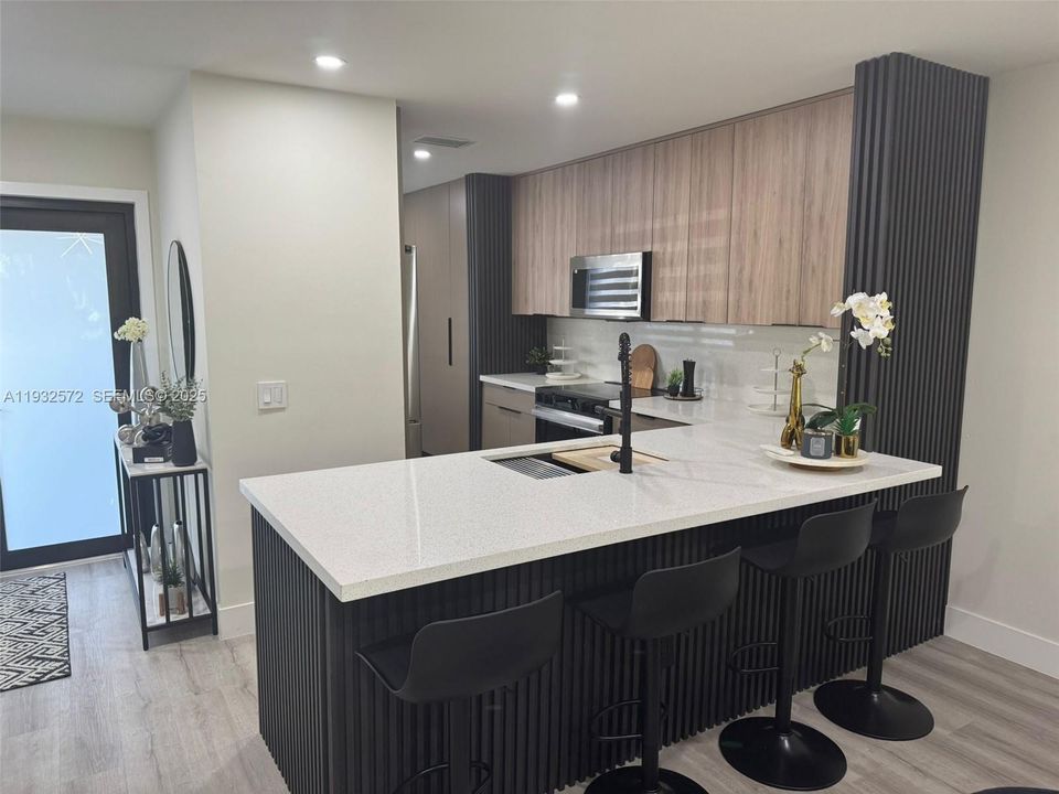 For Sale: $709,000 (3 beds, 2 baths, 1809 Square Feet)