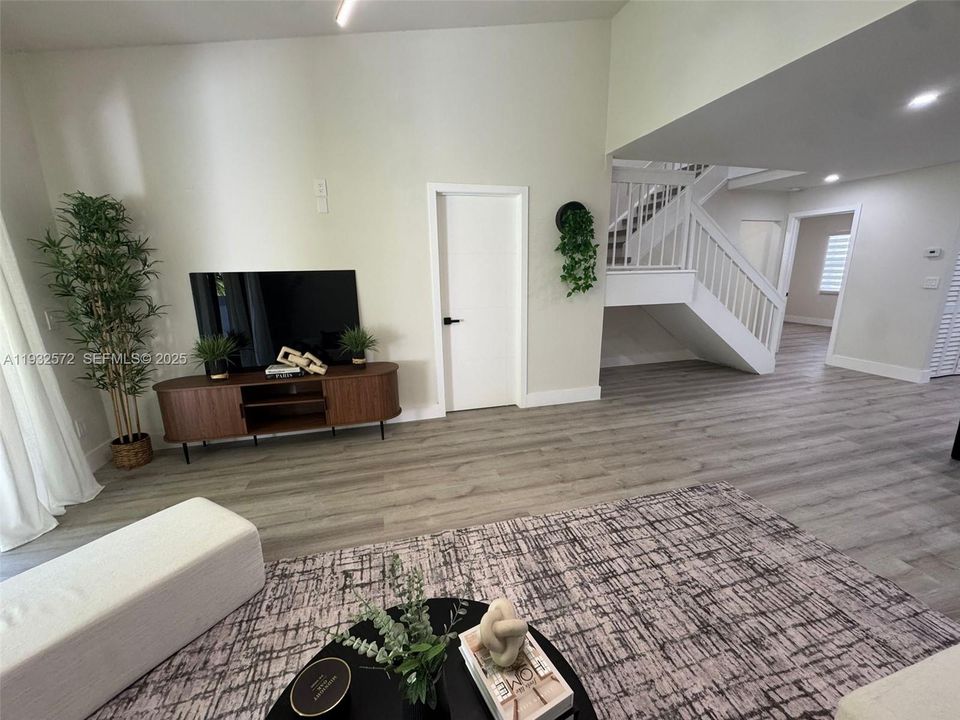 For Sale: $709,000 (3 beds, 2 baths, 1809 Square Feet)