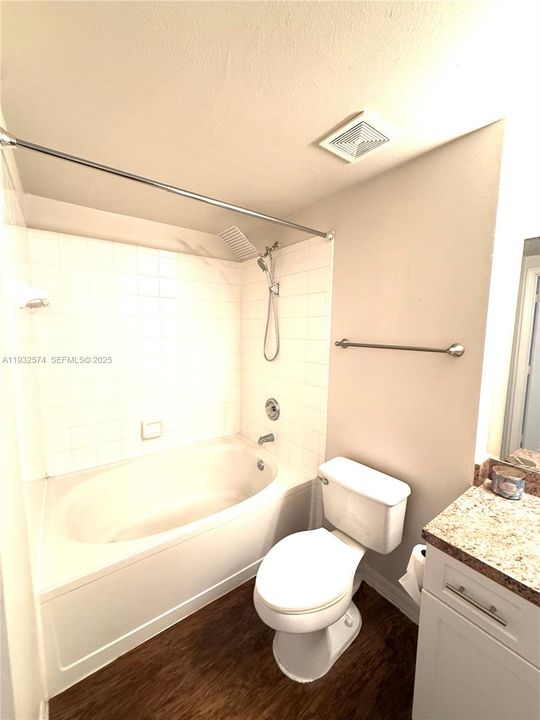 For Sale: $250,000 (1 beds, 1 baths, 690 Square Feet)