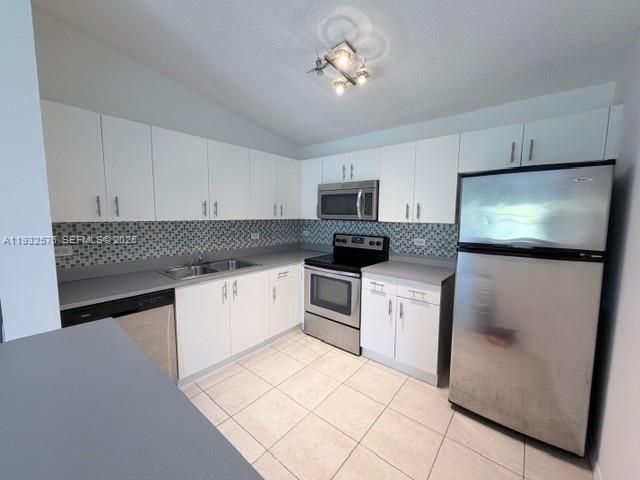 For Rent: $1,850 (1 beds, 1 baths, 659 Square Feet)