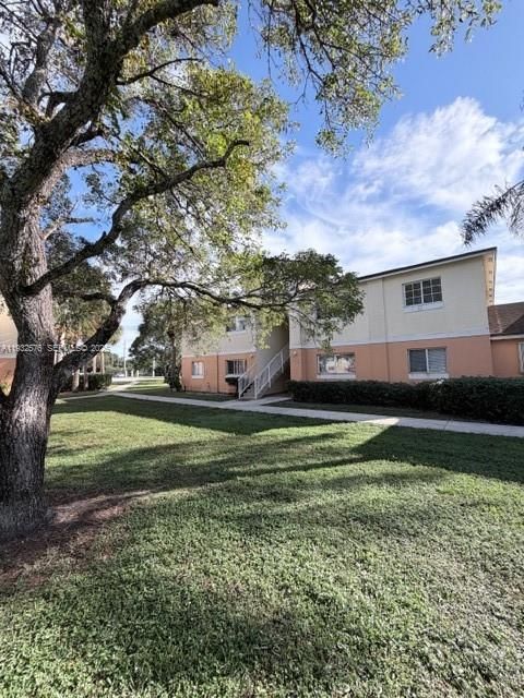 For Rent: $1,850 (1 beds, 1 baths, 659 Square Feet)