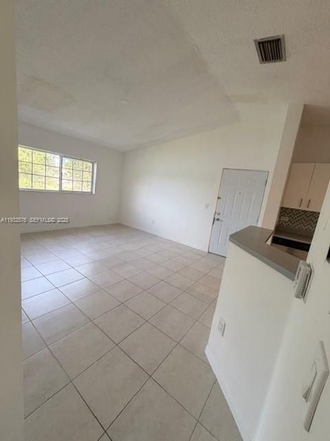 For Rent: $1,850 (1 beds, 1 baths, 659 Square Feet)