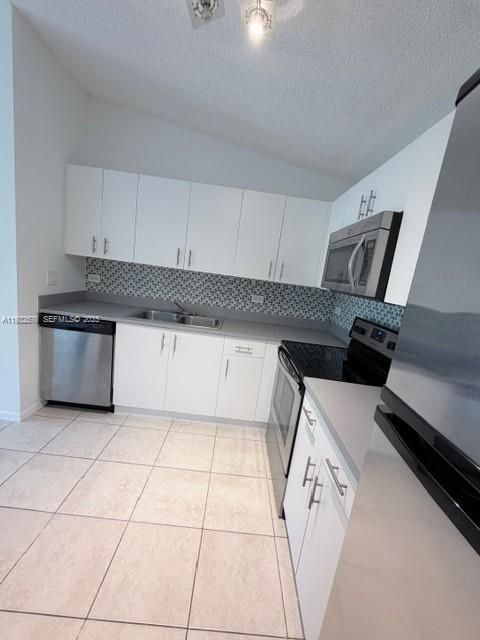 For Rent: $1,850 (1 beds, 1 baths, 659 Square Feet)