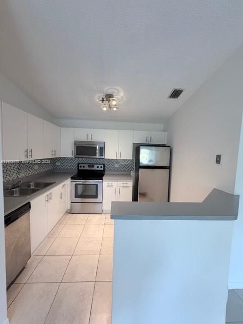 For Rent: $1,850 (1 beds, 1 baths, 659 Square Feet)