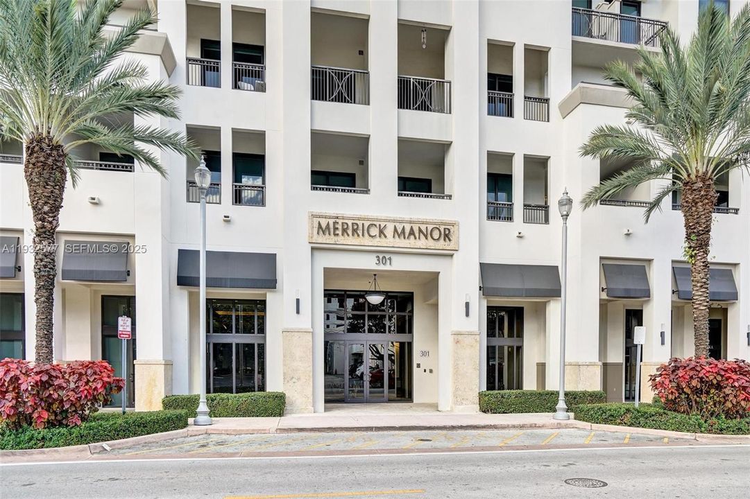 出租: $3,600 (1 贝兹, 1 浴室, 703 平方英尺)