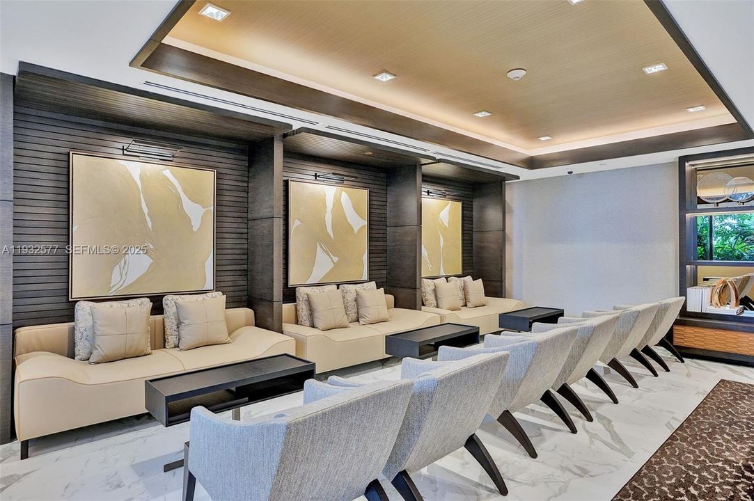 出租: $3,600 (1 贝兹, 1 浴室, 703 平方英尺)