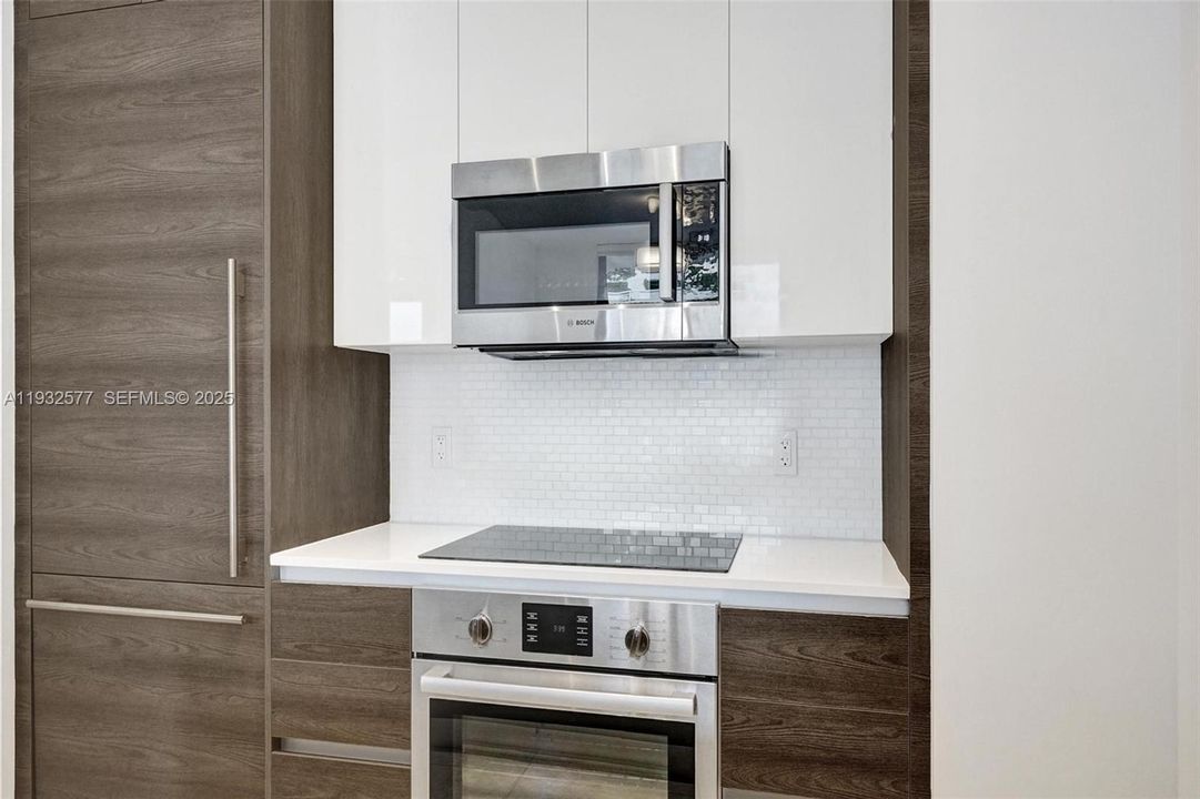 出租: $3,600 (1 贝兹, 1 浴室, 703 平方英尺)