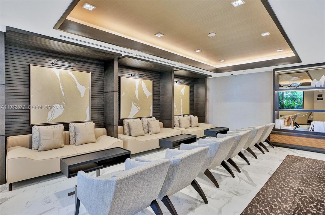 出租: $3,600 (1 贝兹, 1 浴室, 703 平方英尺)