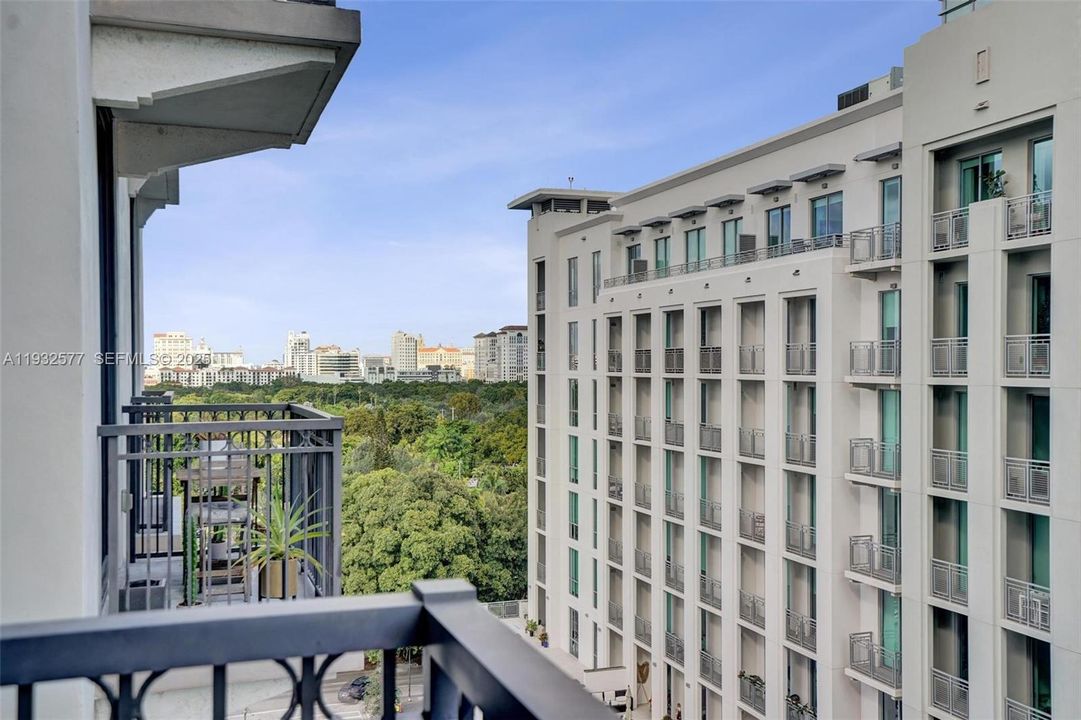 出租: $3,600 (1 贝兹, 1 浴室, 703 平方英尺)