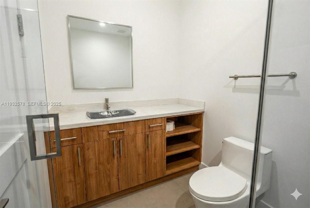 En Venta: $6,300,000 (5 camas, 4 baños, 3434 Pies cuadrados)