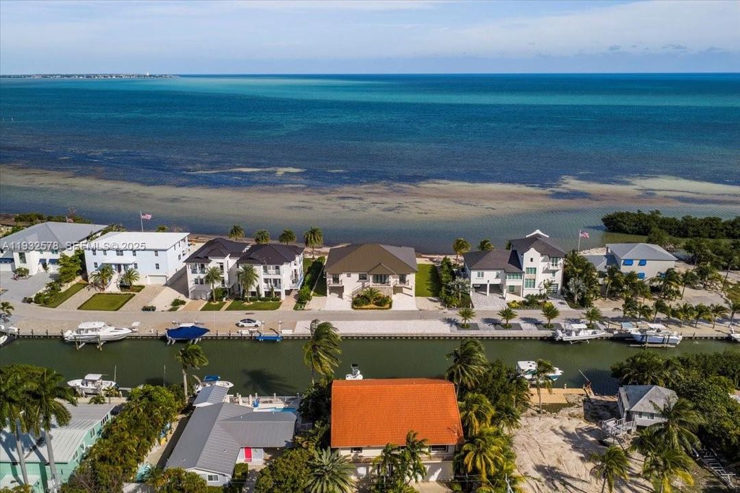 En Venta: $6,300,000 (5 camas, 4 baños, 3434 Pies cuadrados)