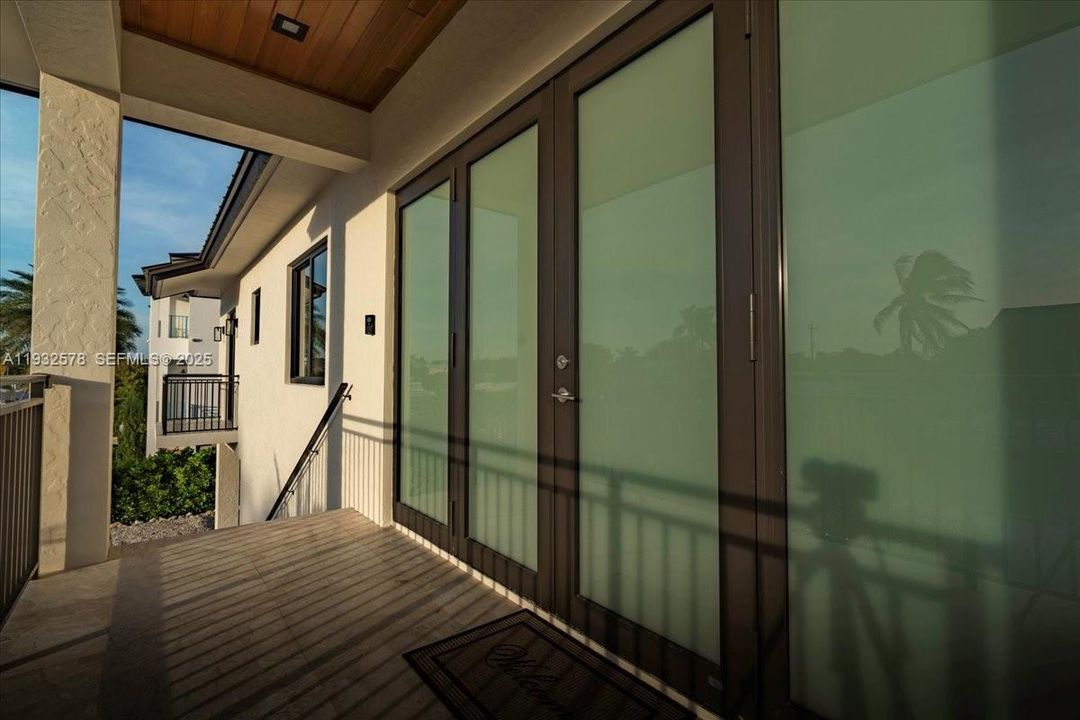 En Venta: $6,300,000 (5 camas, 4 baños, 3434 Pies cuadrados)