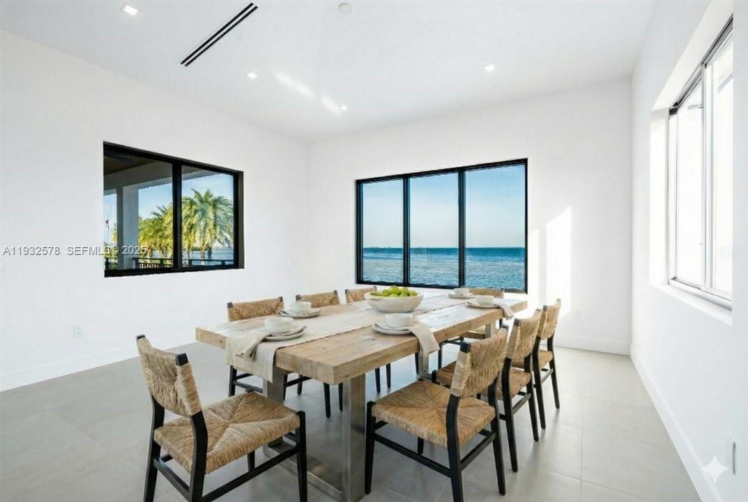 En Venta: $6,300,000 (5 camas, 4 baños, 3434 Pies cuadrados)