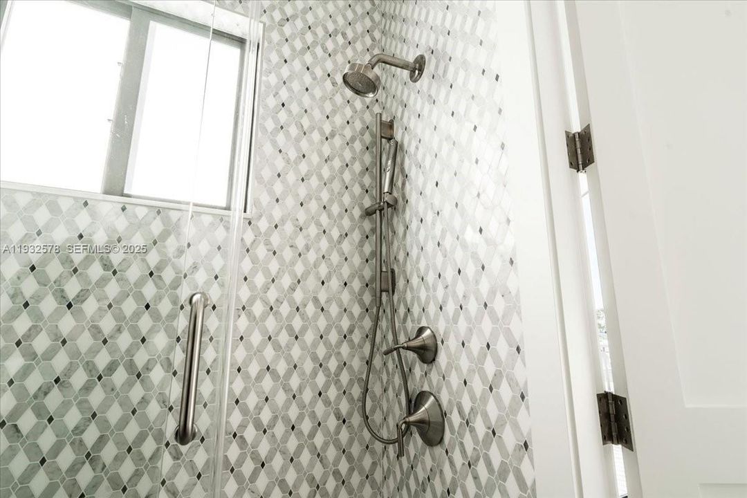 En Venta: $6,300,000 (5 camas, 4 baños, 3434 Pies cuadrados)