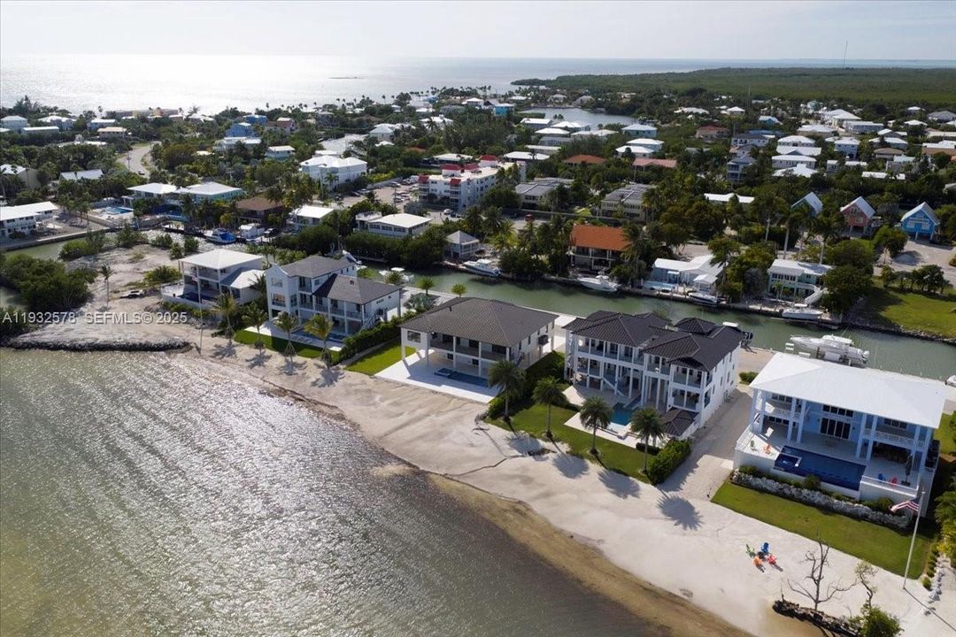 En Venta: $6,300,000 (5 camas, 4 baños, 3434 Pies cuadrados)