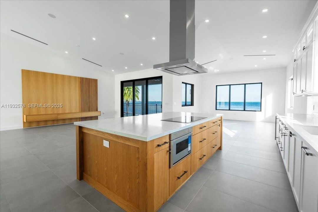 En Venta: $6,300,000 (5 camas, 4 baños, 3434 Pies cuadrados)