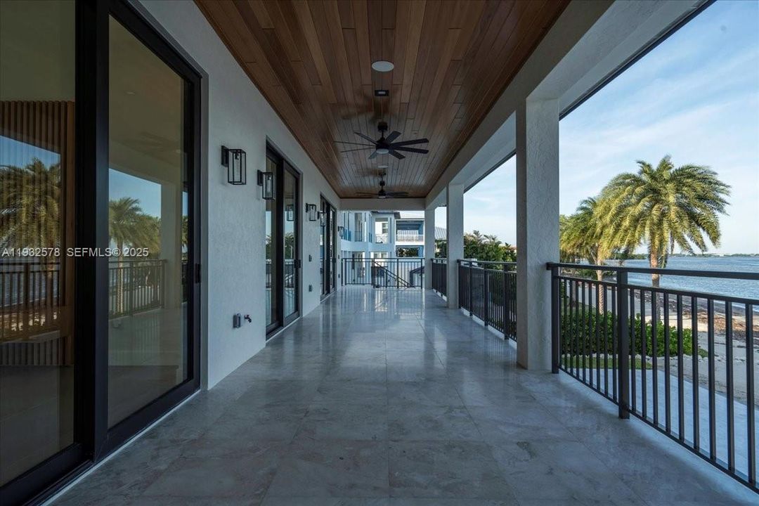 En Venta: $6,300,000 (5 camas, 4 baños, 3434 Pies cuadrados)