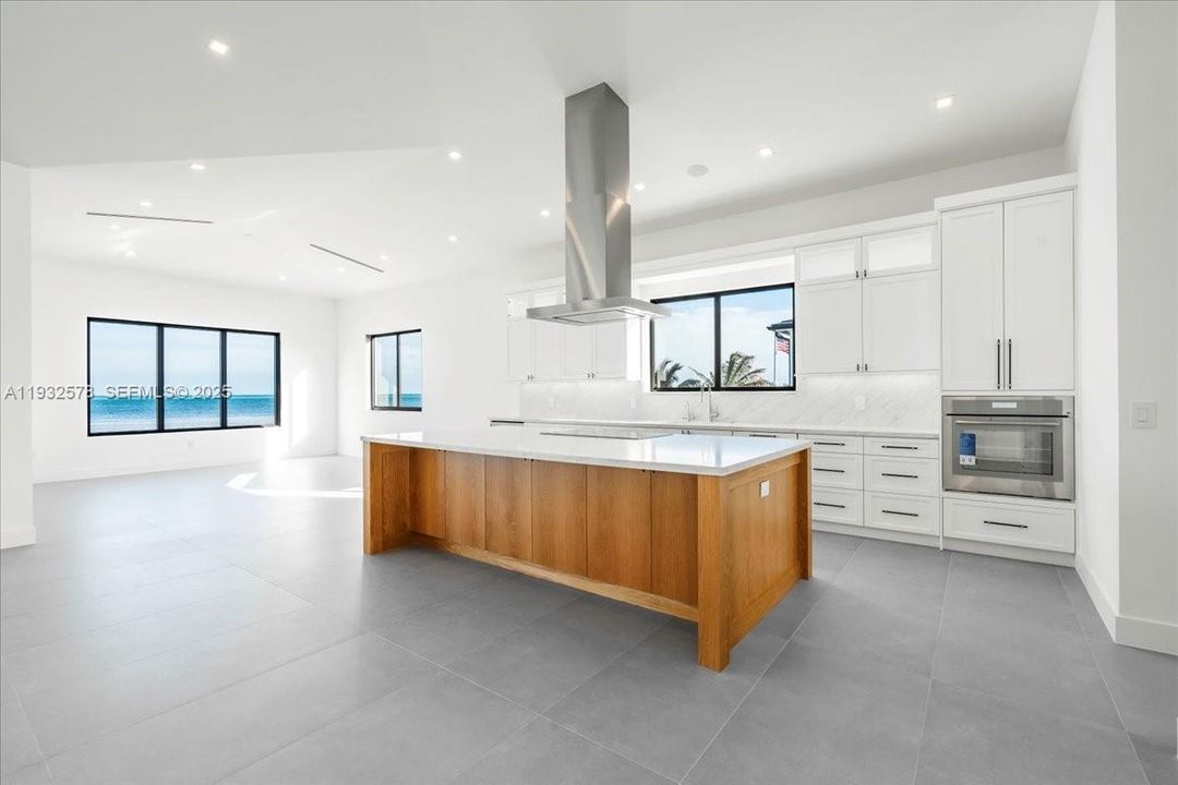 En Venta: $6,300,000 (5 camas, 4 baños, 3434 Pies cuadrados)