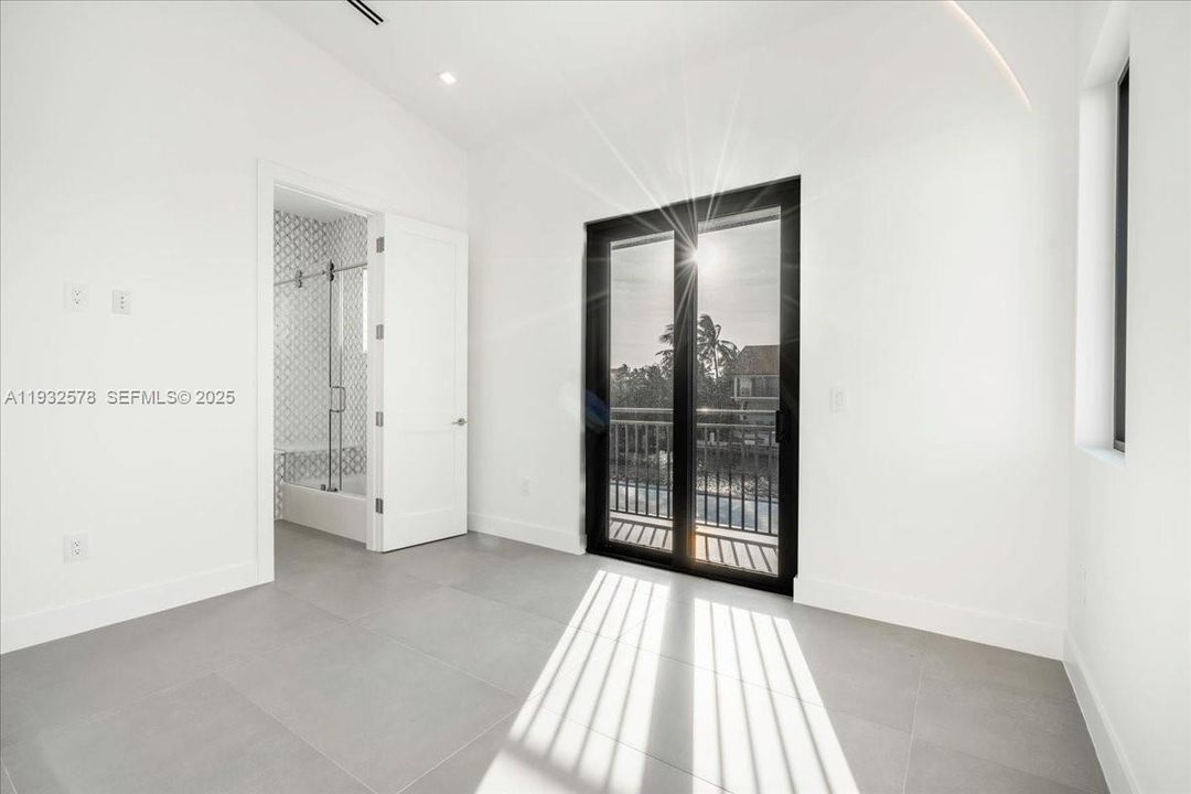 En Venta: $6,300,000 (5 camas, 4 baños, 3434 Pies cuadrados)