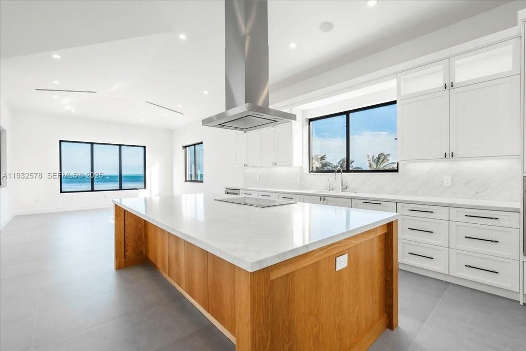 En Venta: $6,300,000 (5 camas, 4 baños, 3434 Pies cuadrados)